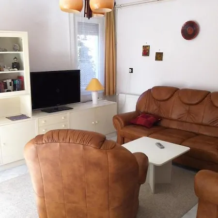 Siraly شقة Balatonfůzfő